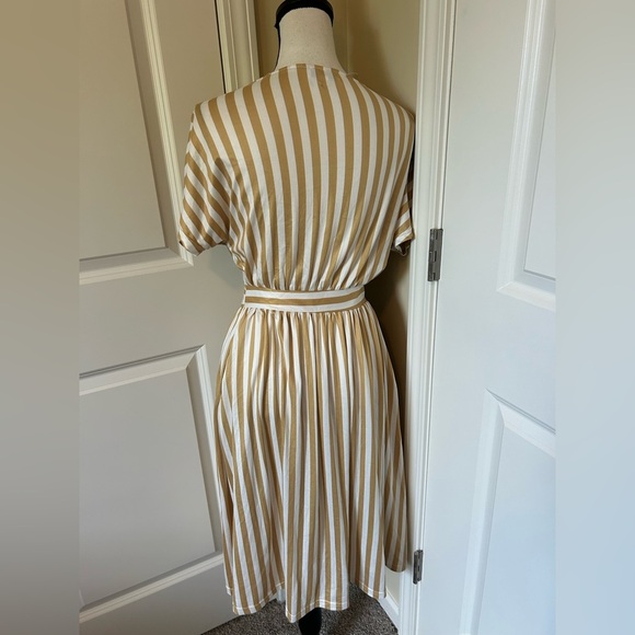 Yellow and white Striped V-Neck Button-Down Dress short sleeve cinched waist - Picture 3 of 6